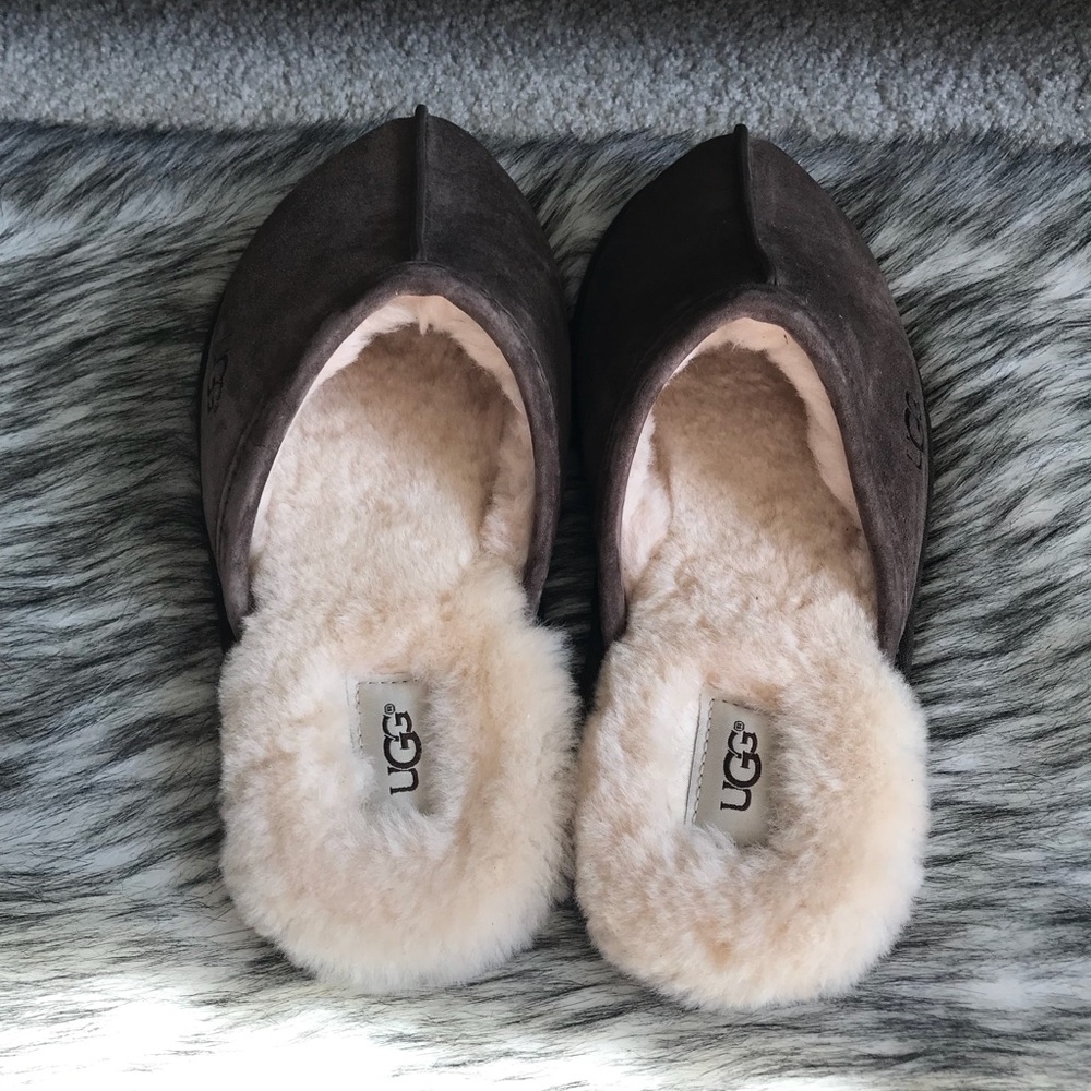 🚨SALE🚨✨New UGG Scuff Slipper in Espresso✨ - Picture 3 of 5